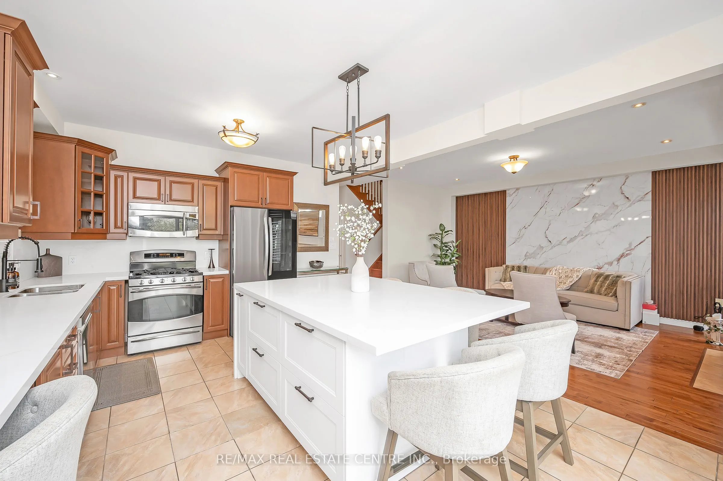 733 Stone Church Road E