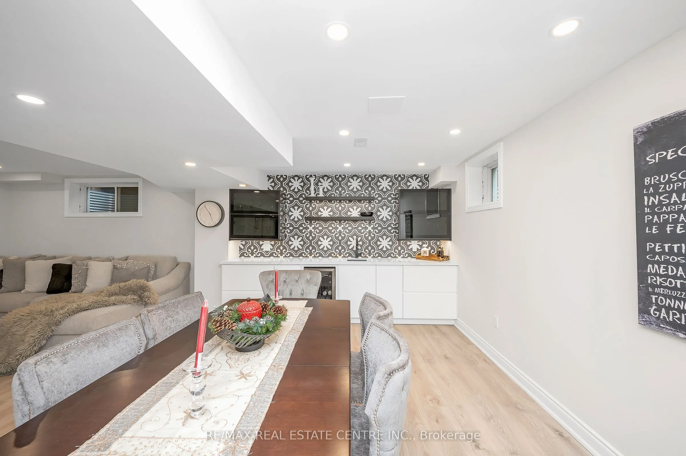 733 Stone Church Road E