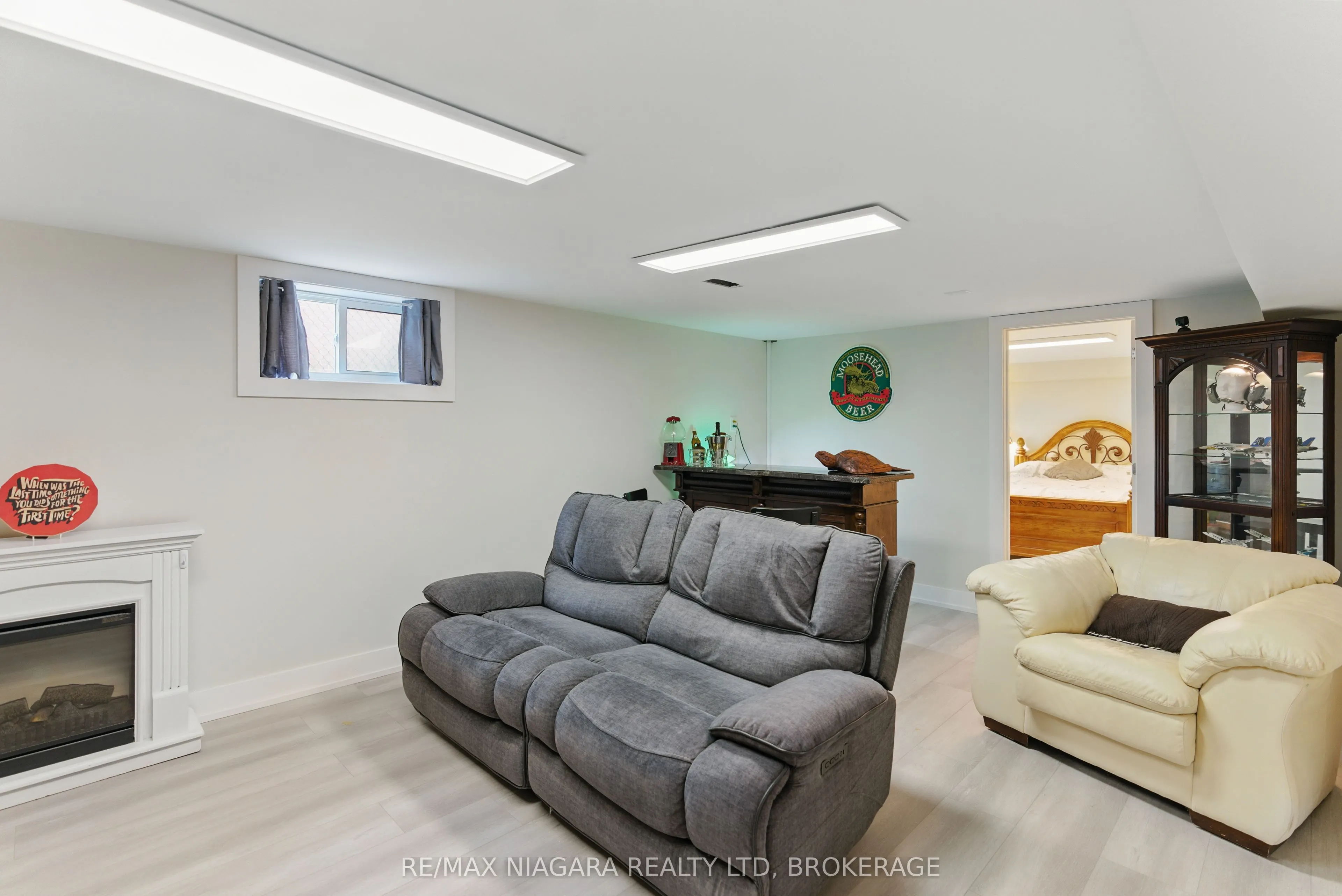 84 REGENT Drive