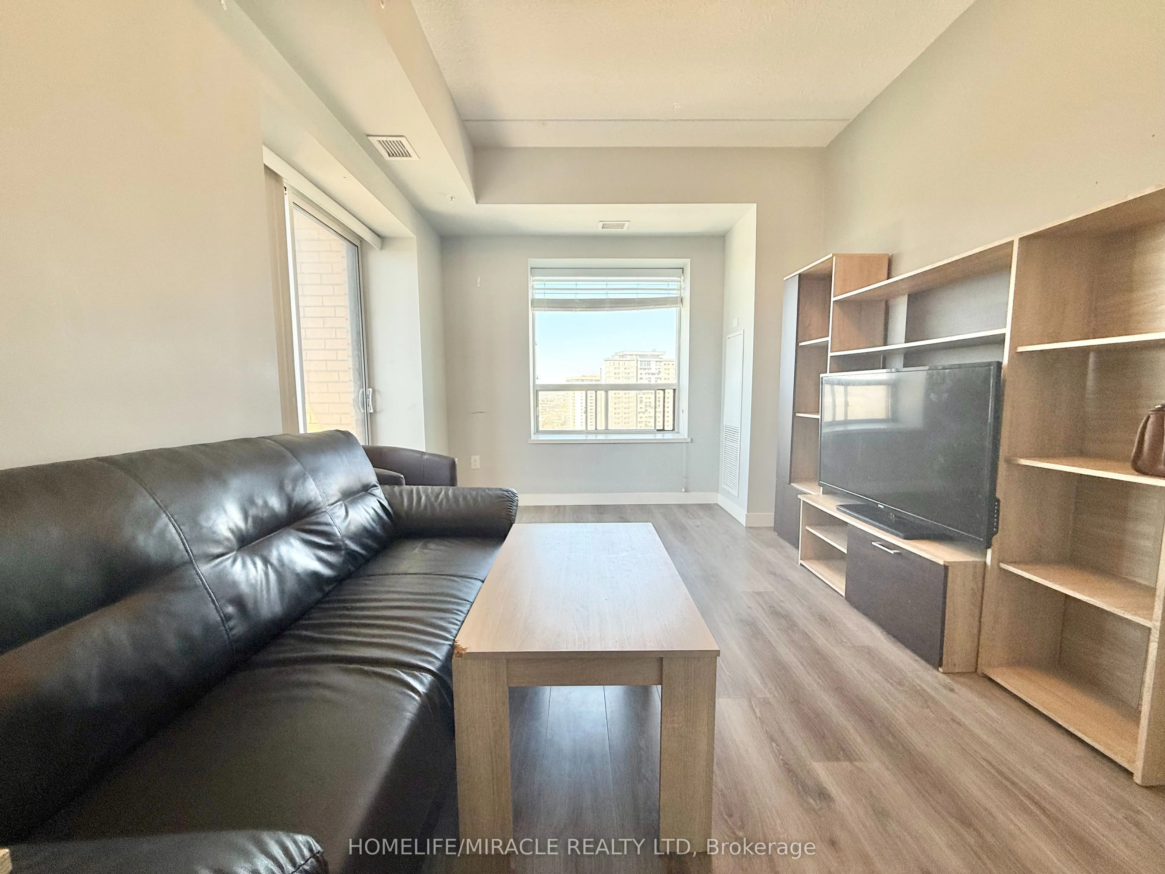 318 SPRUCE Street, #1907