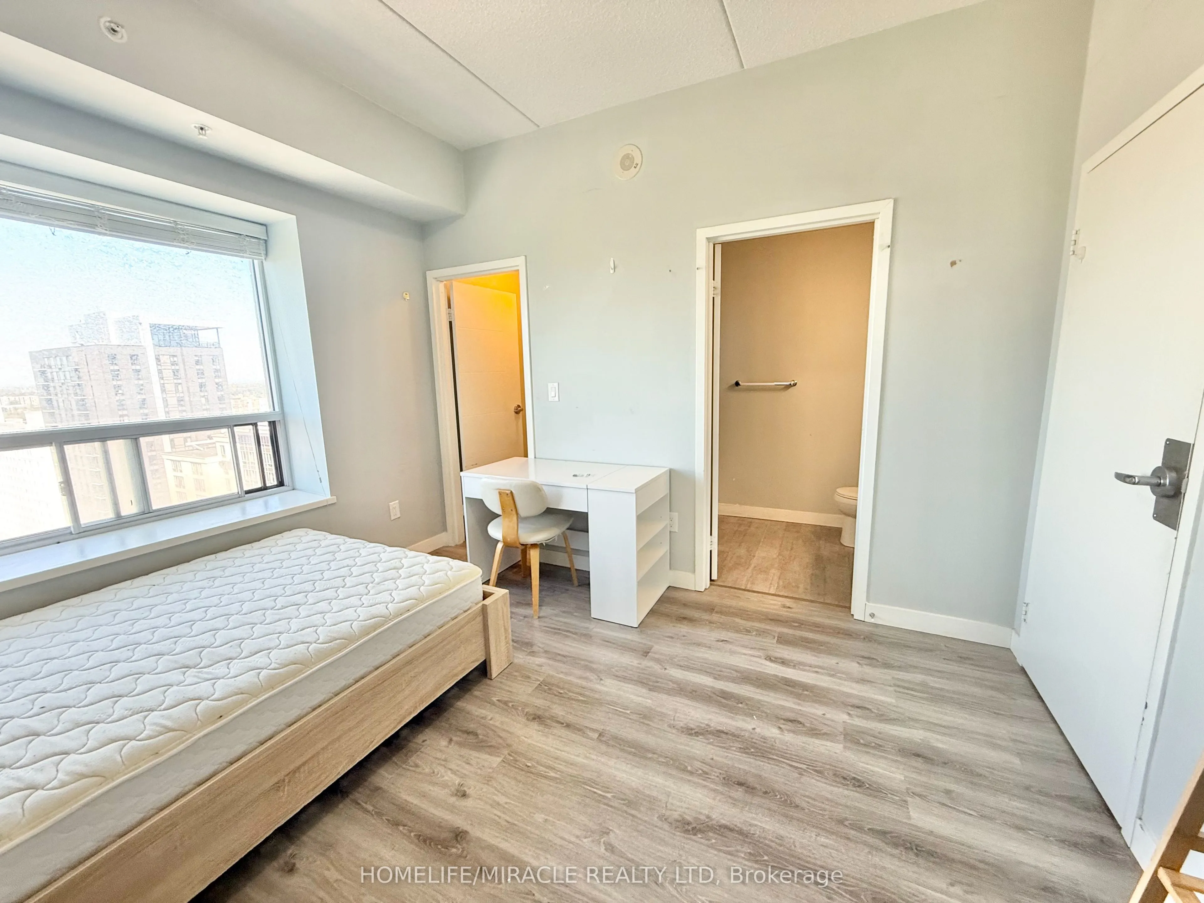 318 SPRUCE Street, #1907