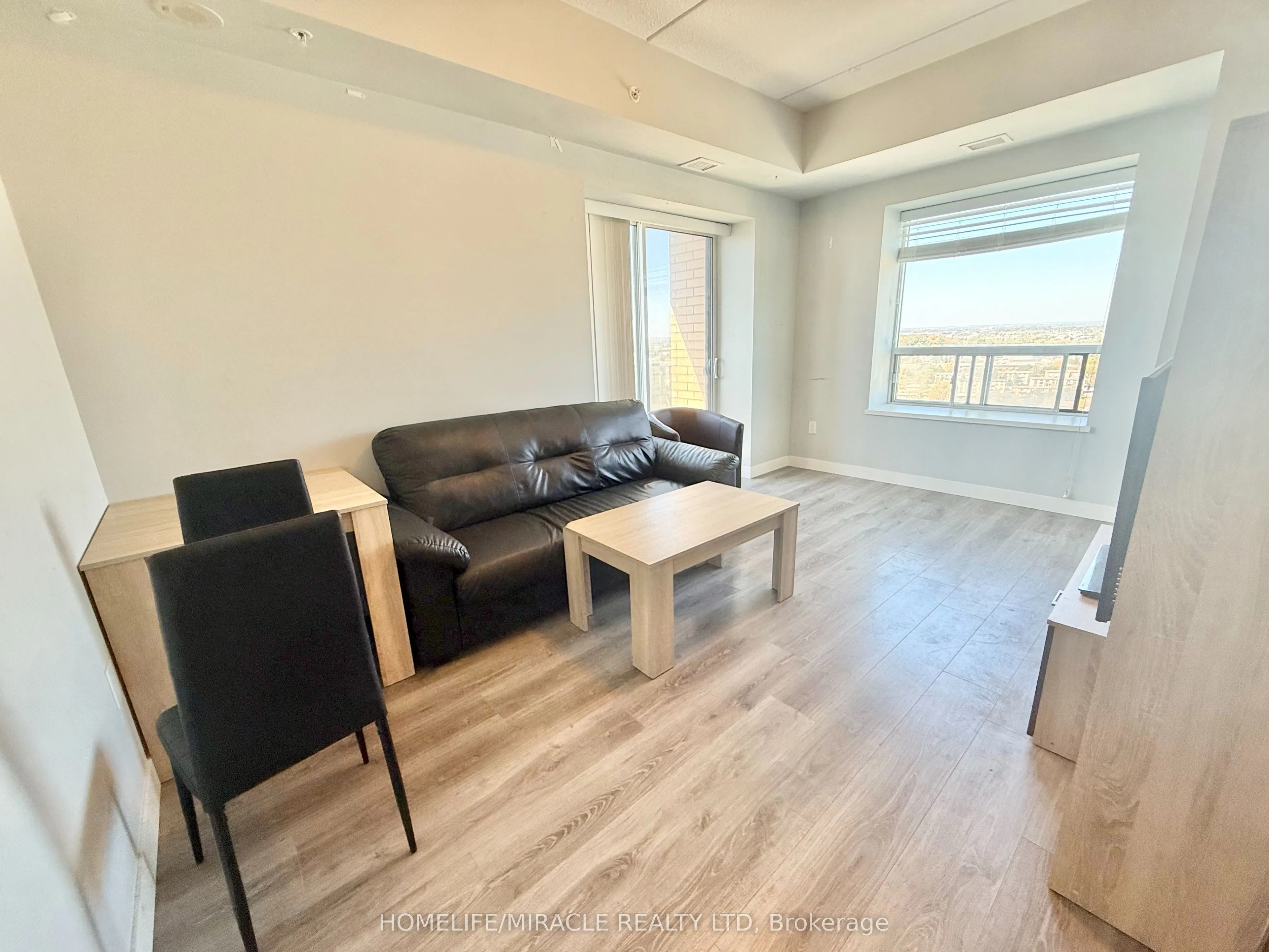 318 SPRUCE Street, #1907