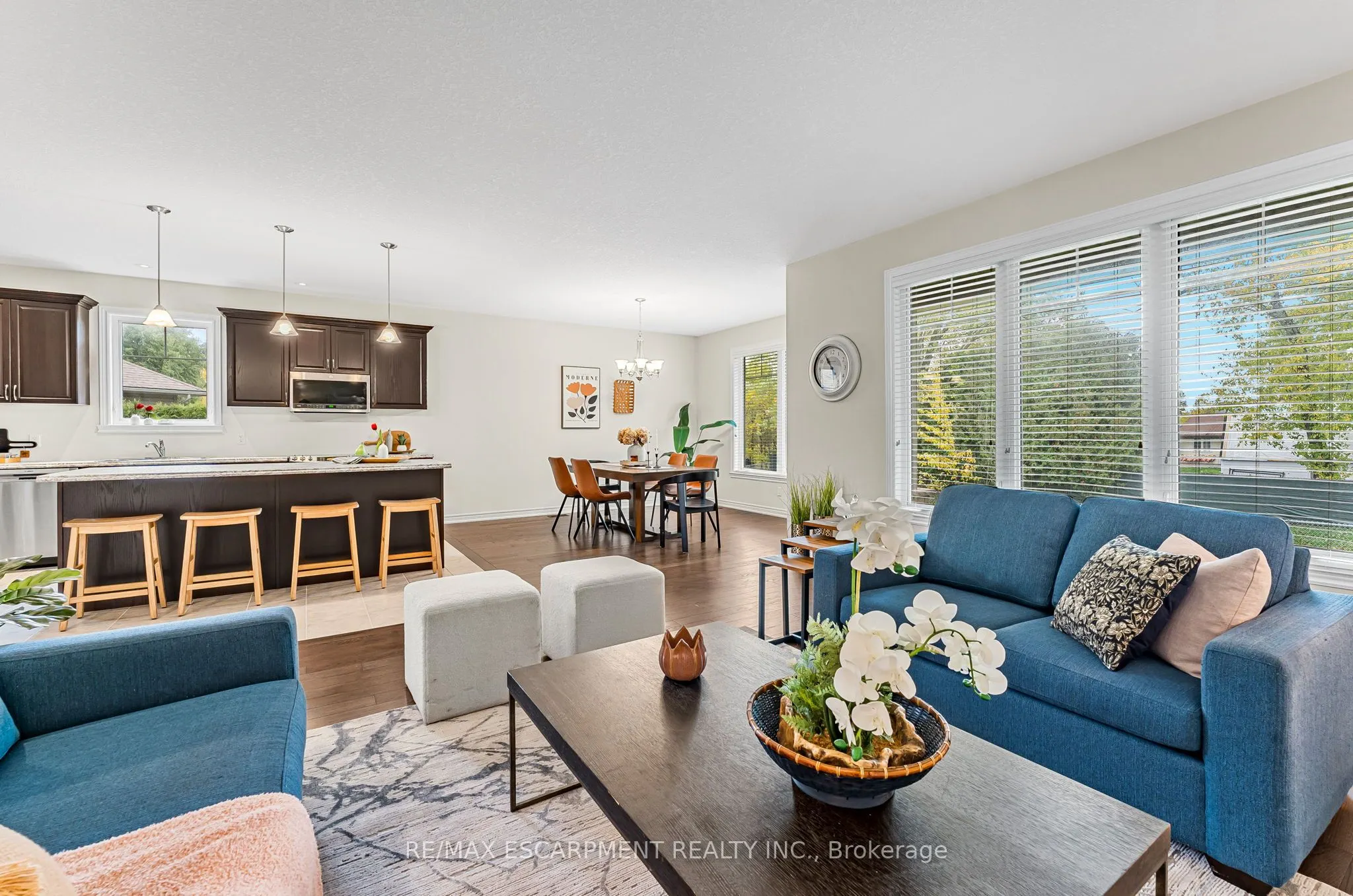 5 Oakdale Boulevard