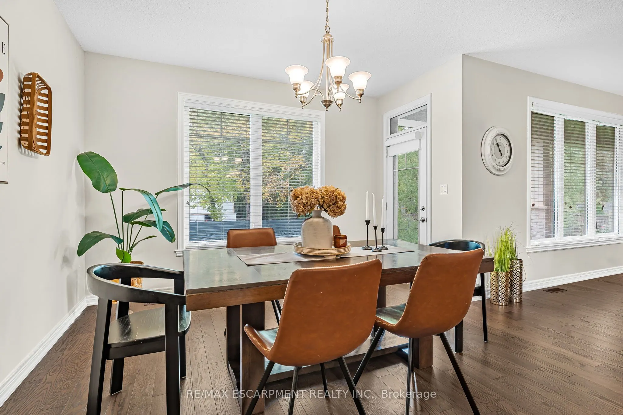 5 Oakdale Boulevard