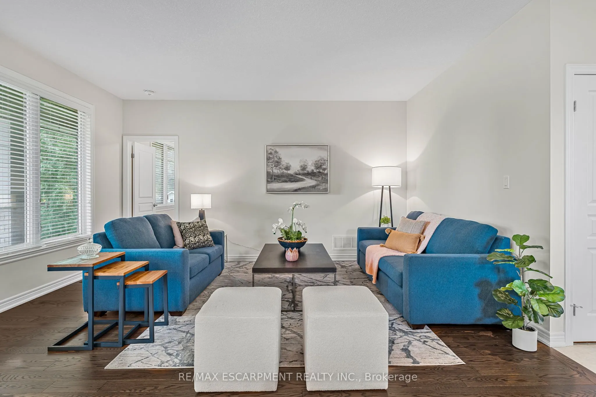 5 Oakdale Boulevard