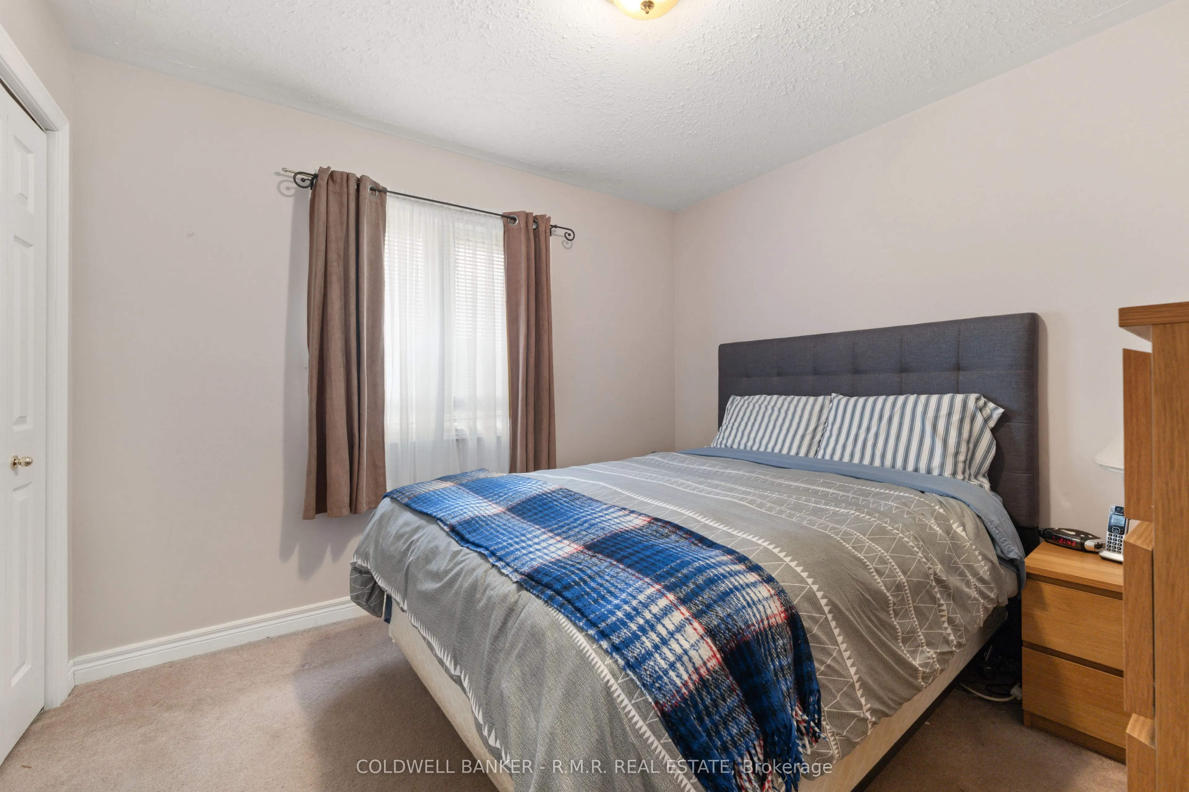 7 Eakins Crescent
