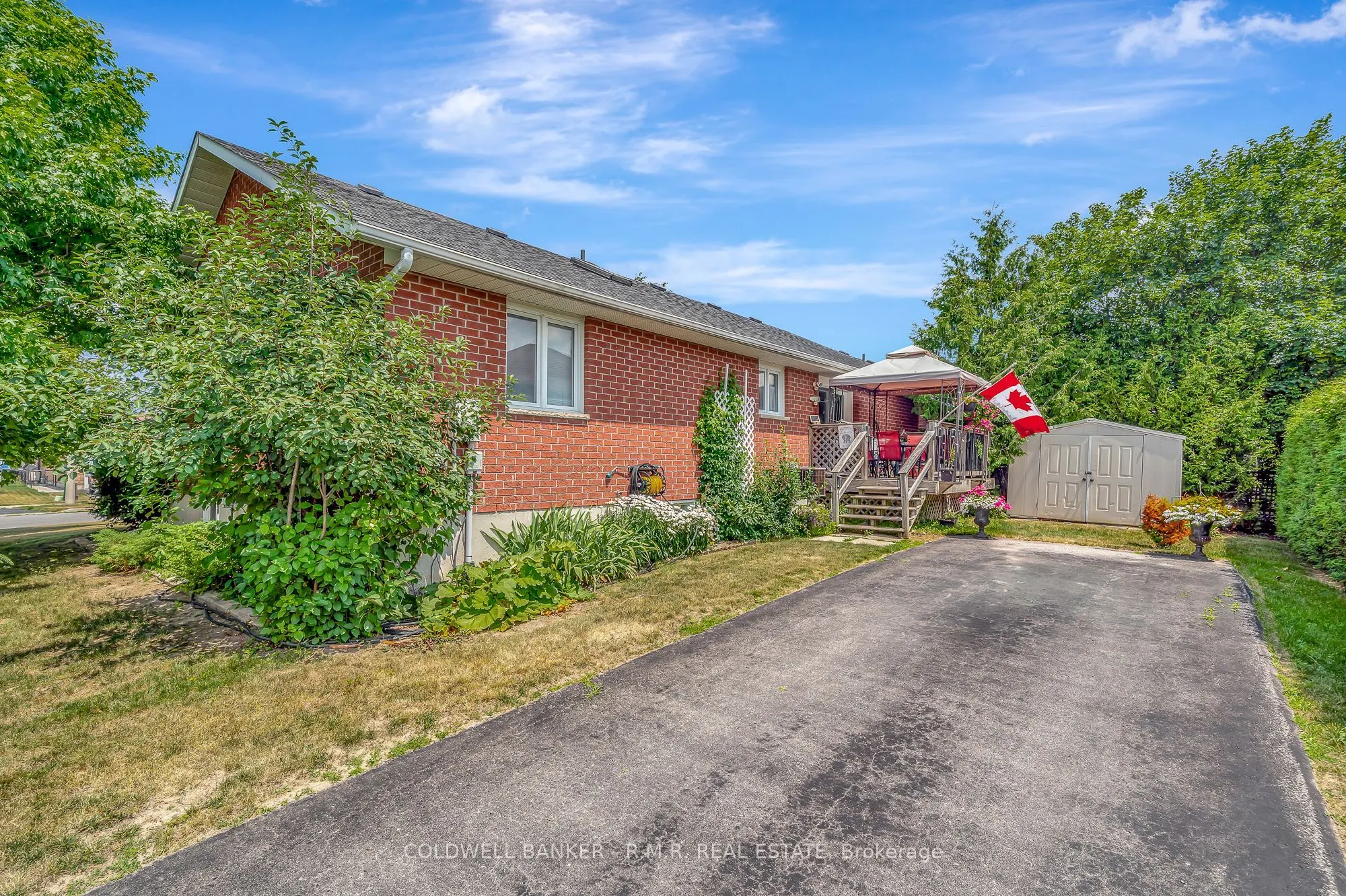 7 Eakins Crescent