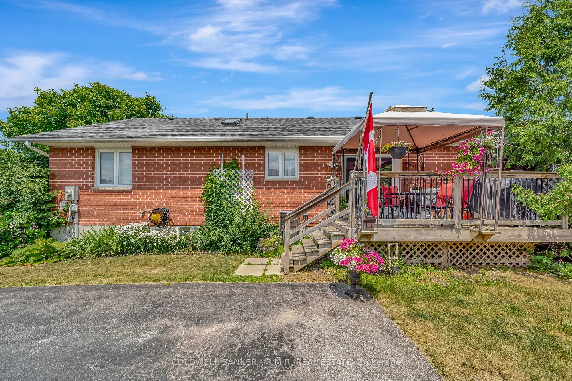 7 Eakins Crescent