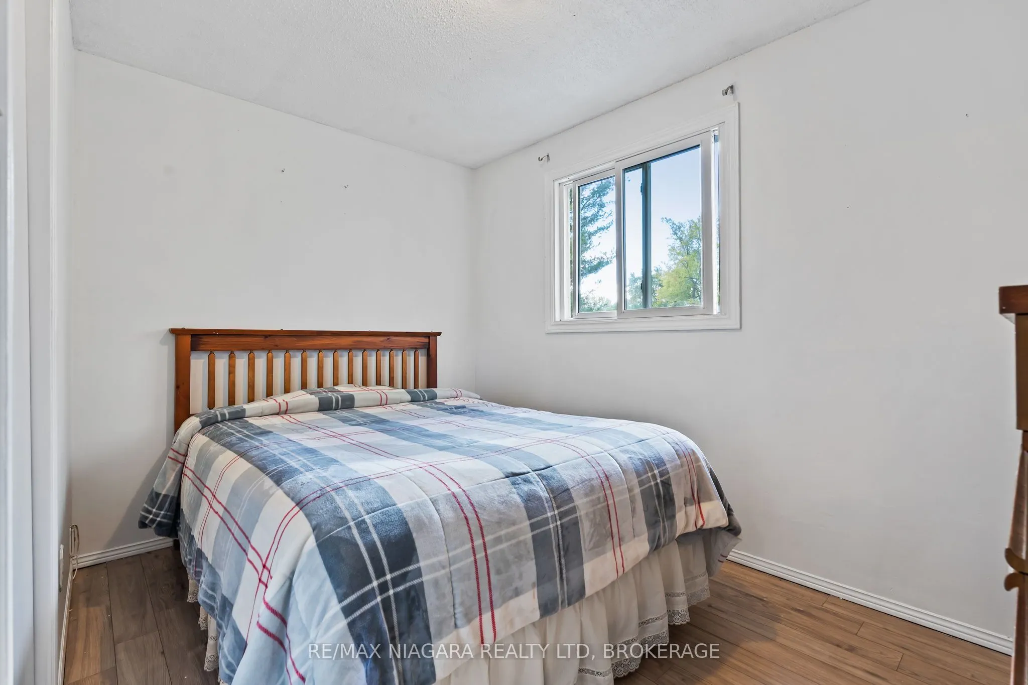 343 Helen Street