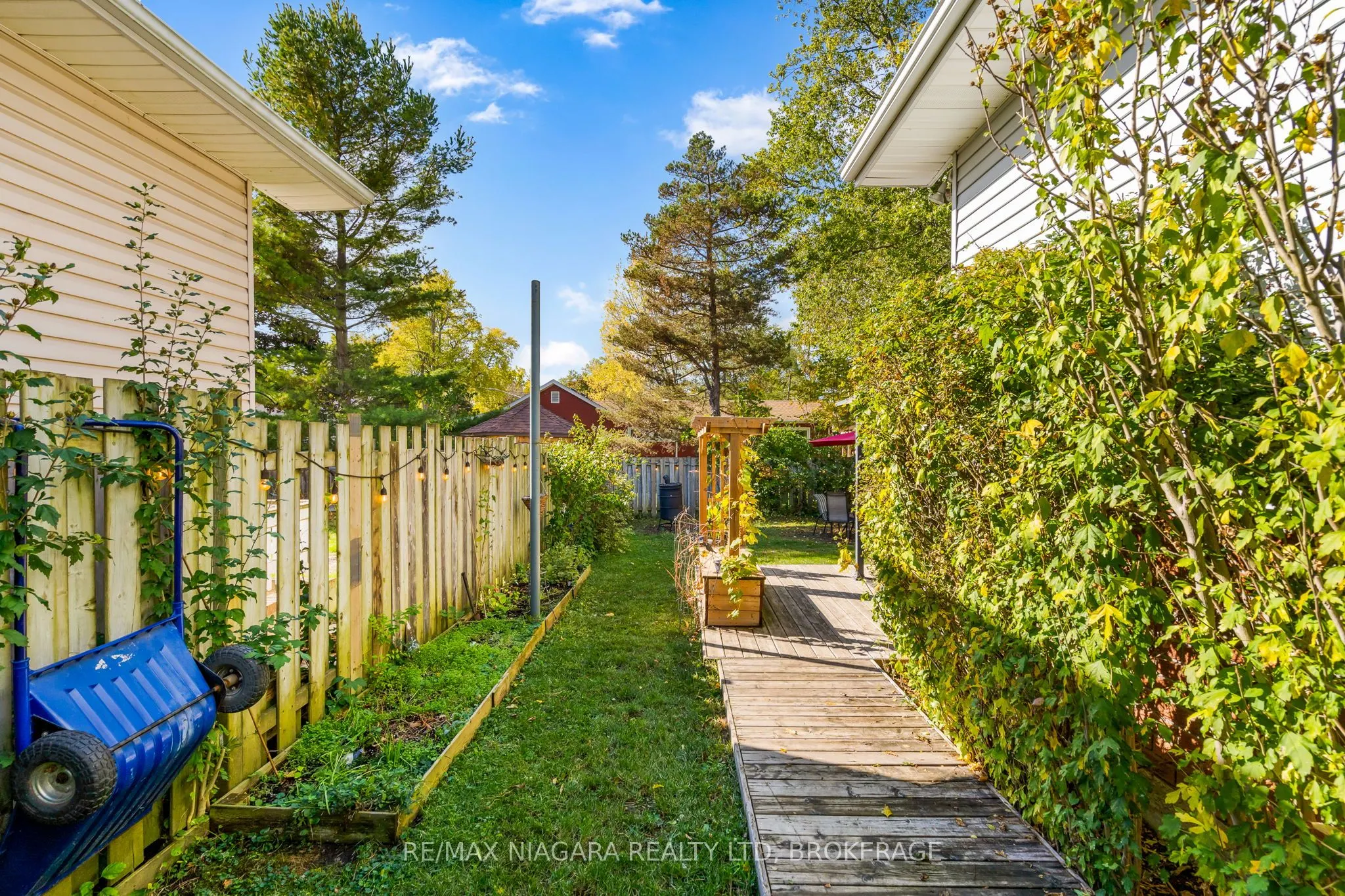 343 Helen Street