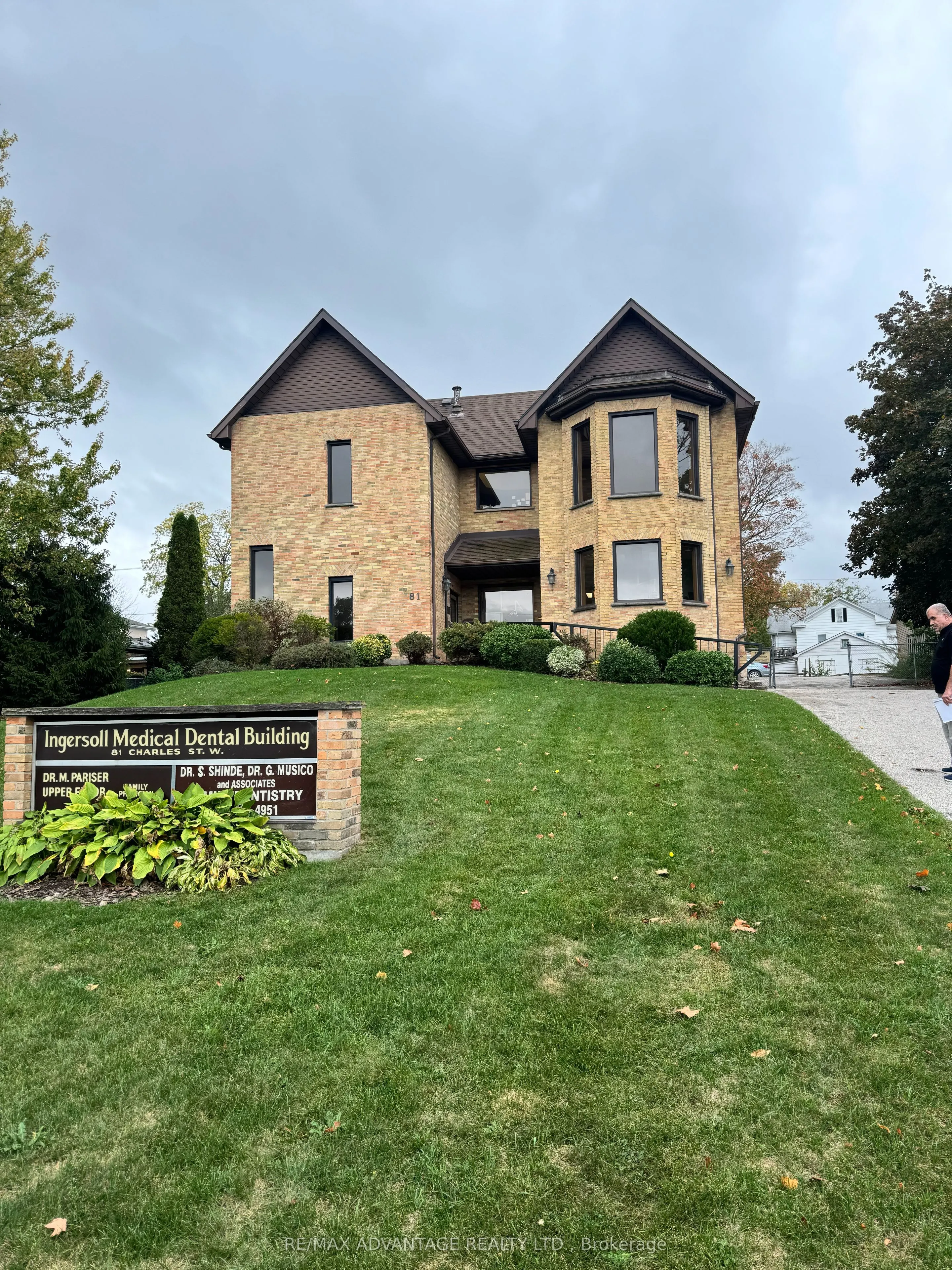 81 Charles Street W