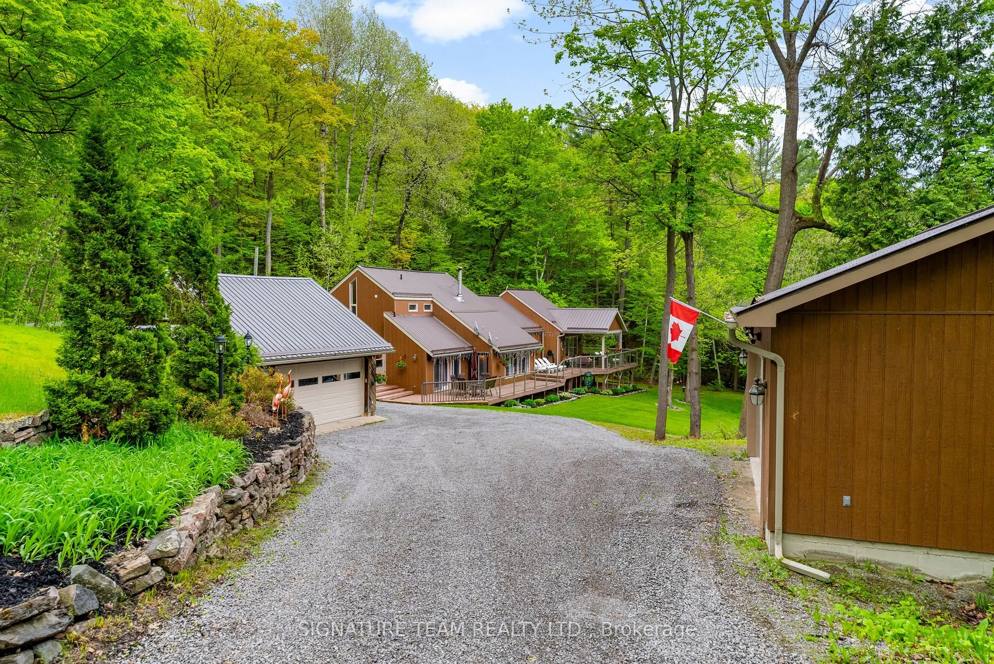 585b Two Mile Trail