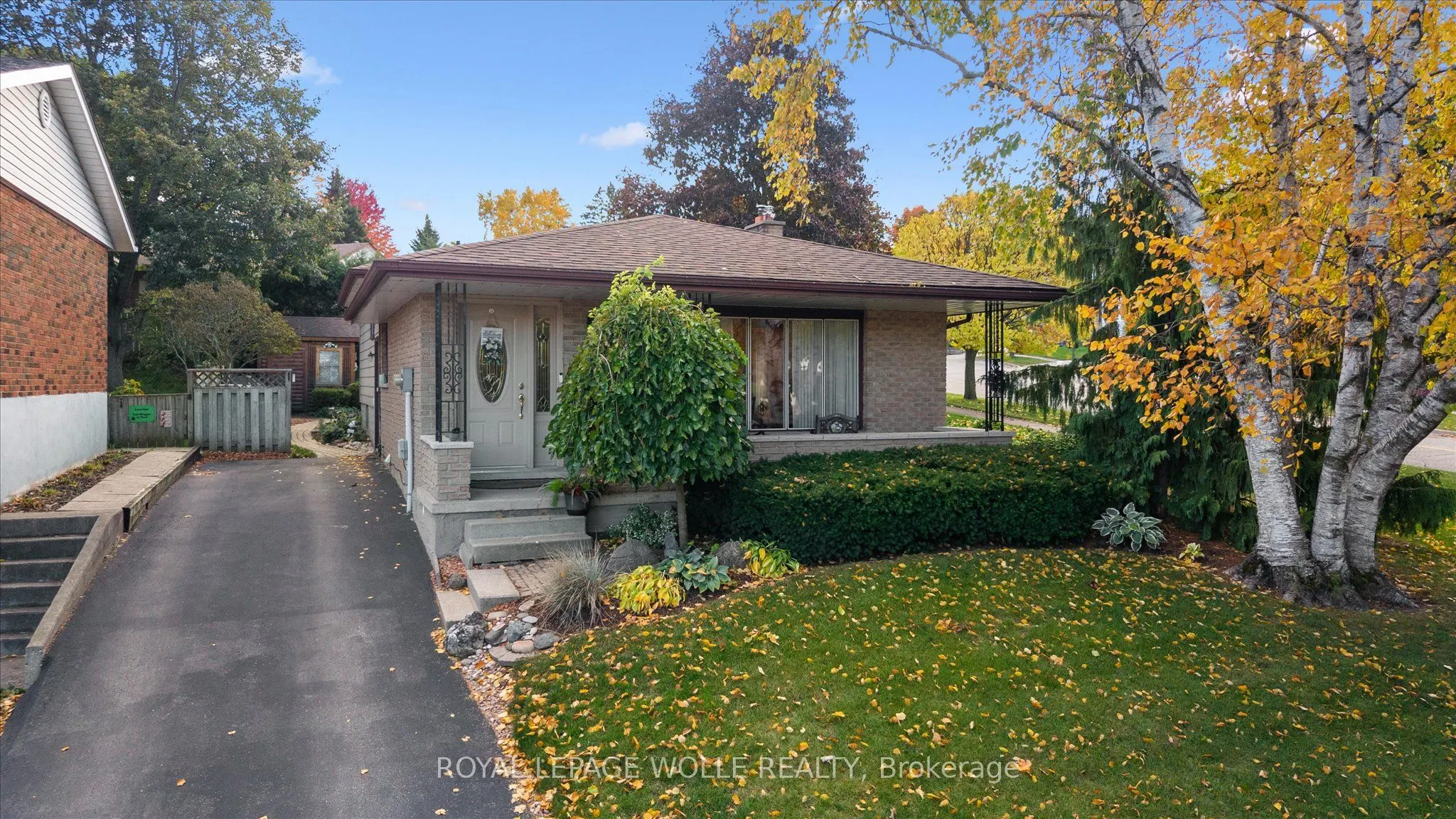 61 Sandsprings Crescent