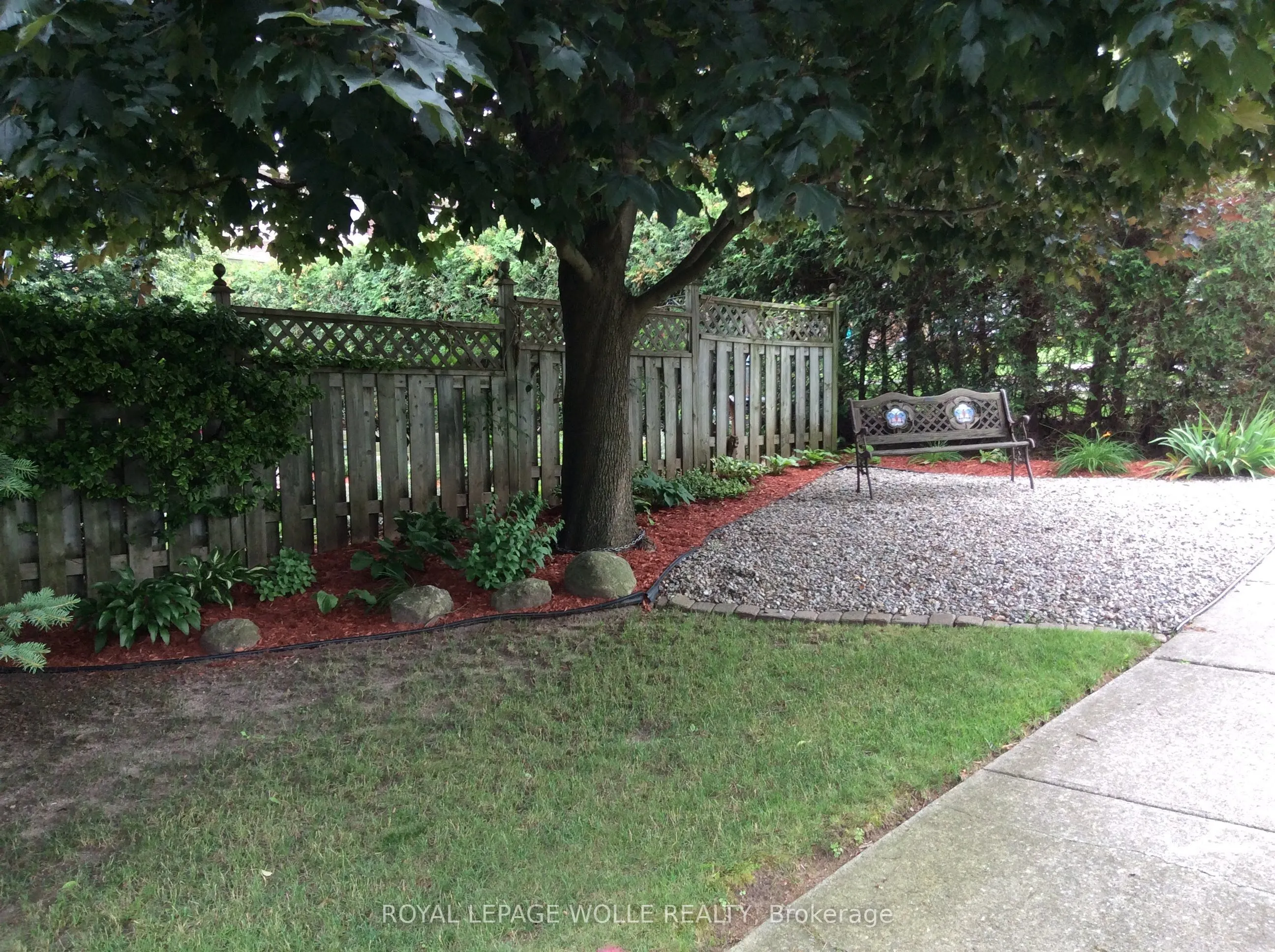 61 Sandsprings Crescent