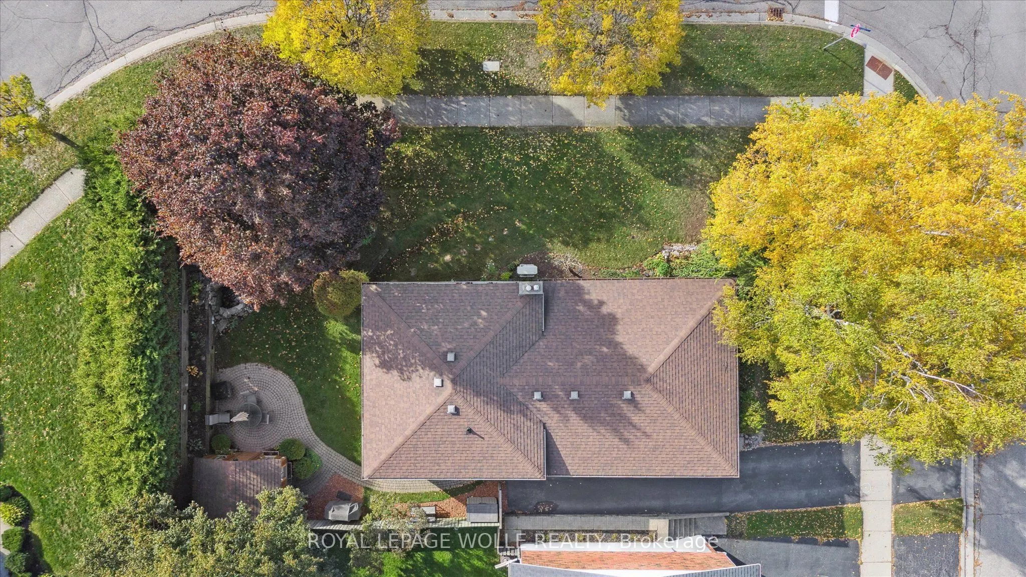 61 Sandsprings Crescent