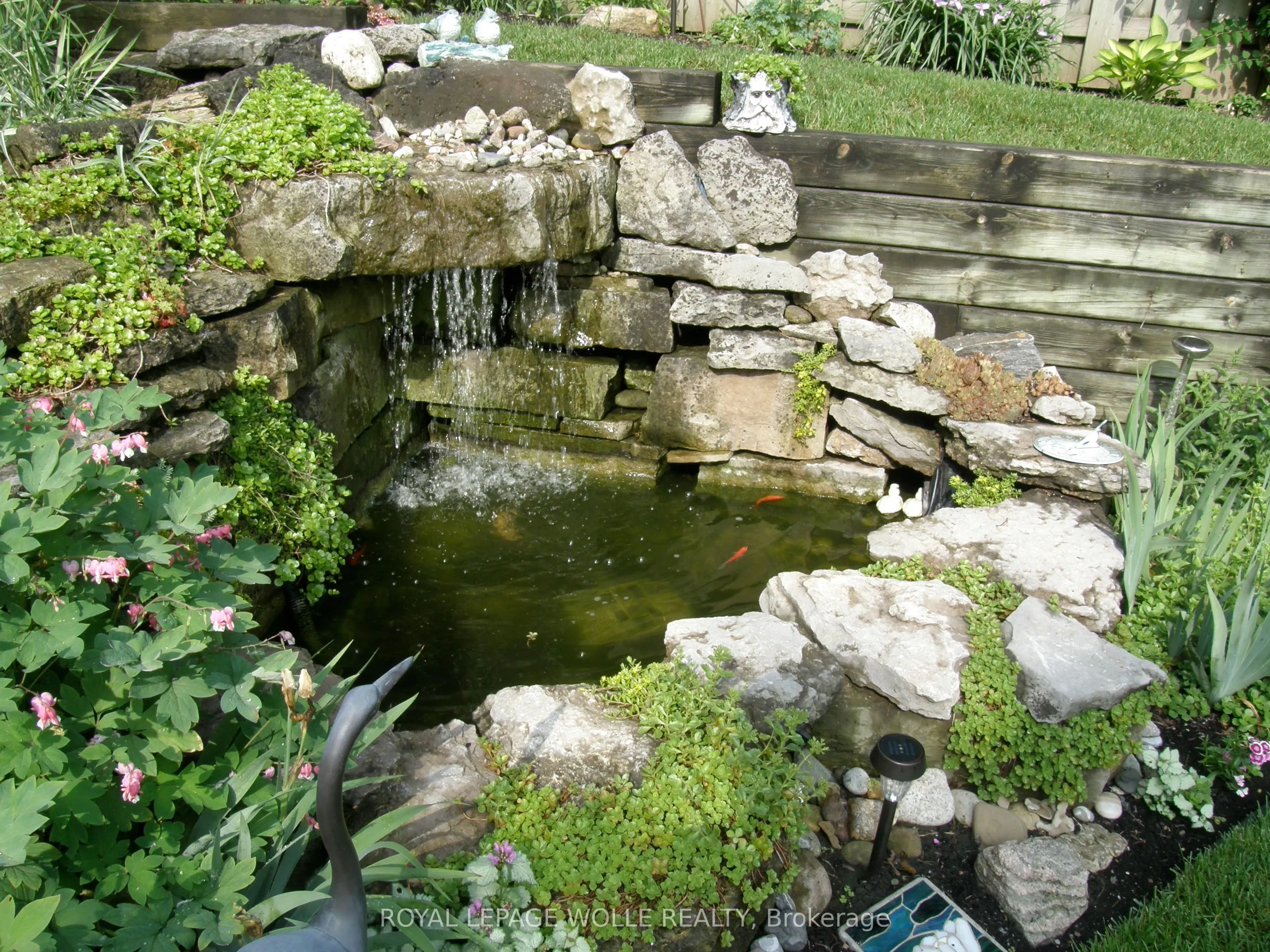 61 Sandsprings Crescent