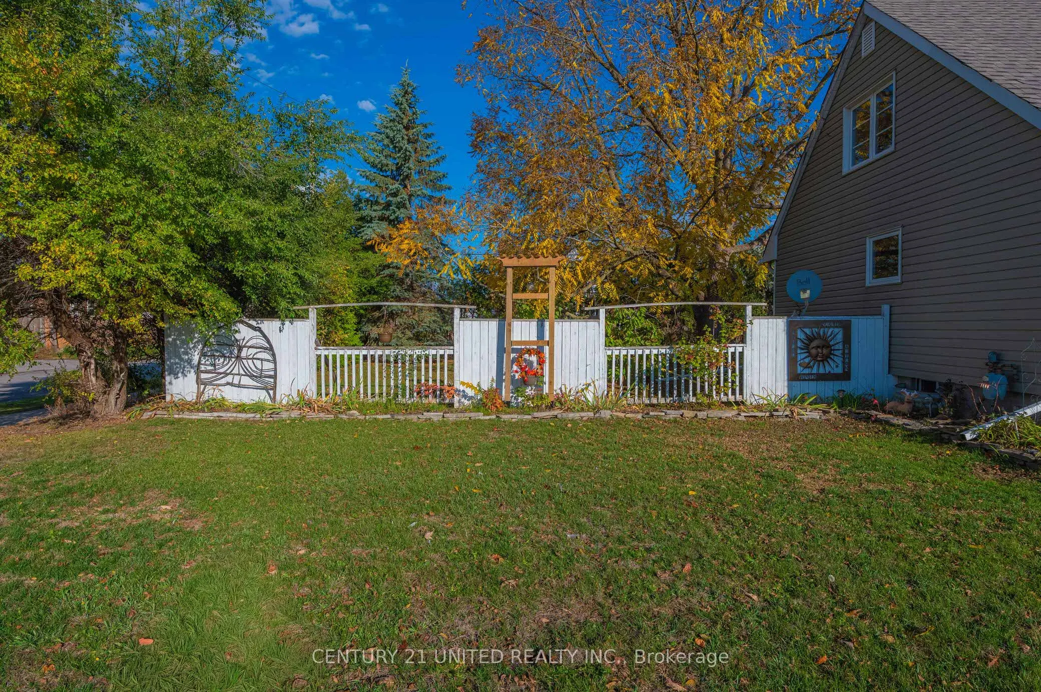 498 Howden Street