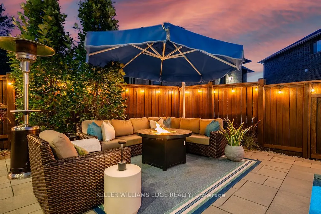 16 Edgecroft Crescent
