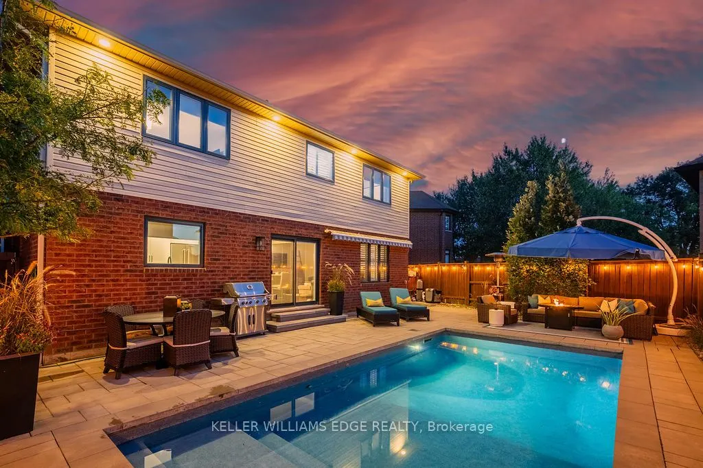 16 Edgecroft Crescent