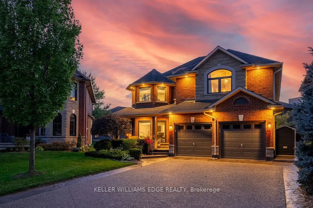 16 Edgecroft Crescent