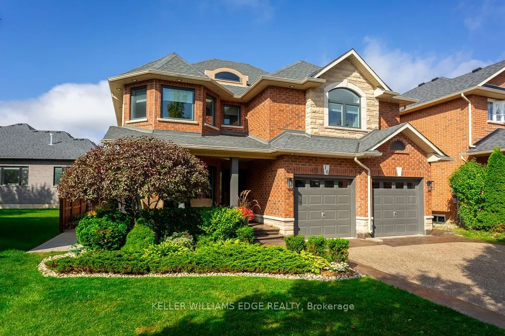 16 Edgecroft Crescent