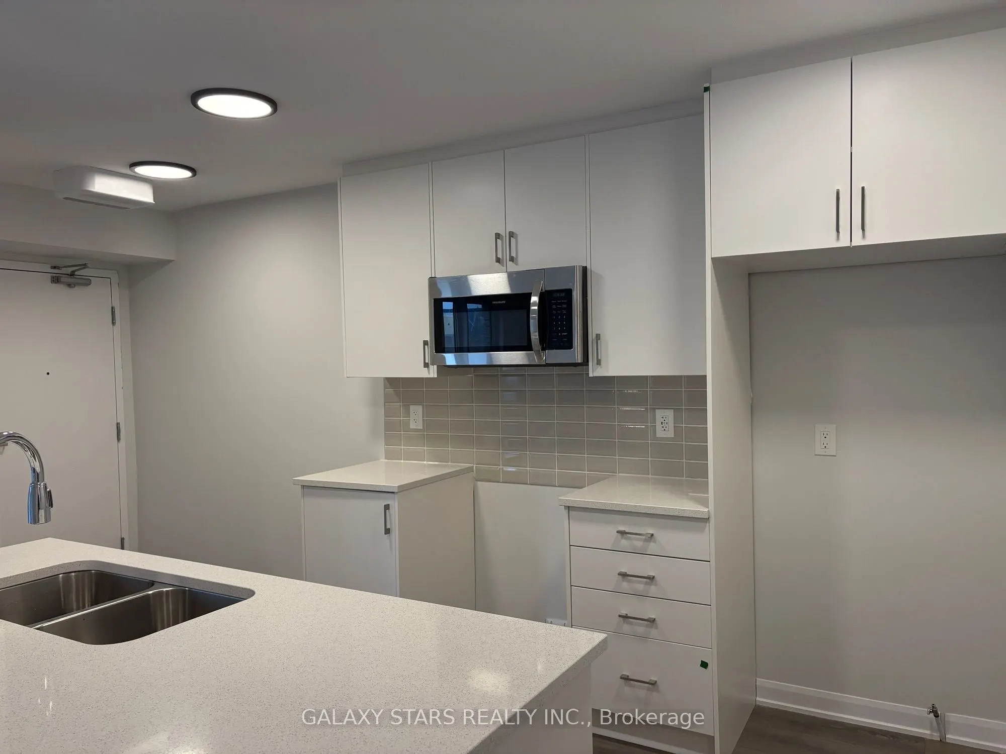 801 Glenroy Gilbert Drive, #8