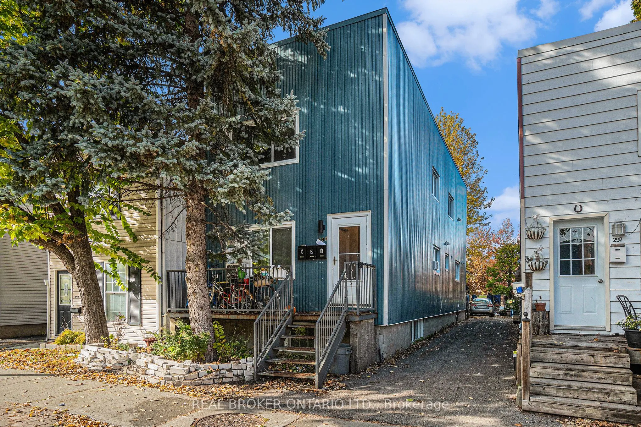 295 St. Andrew Street