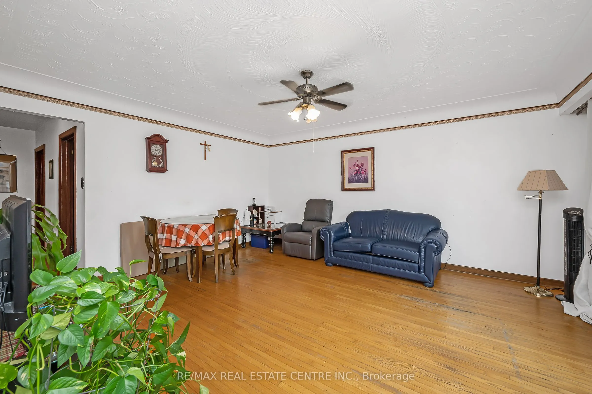 676 Upper Wentworth Street