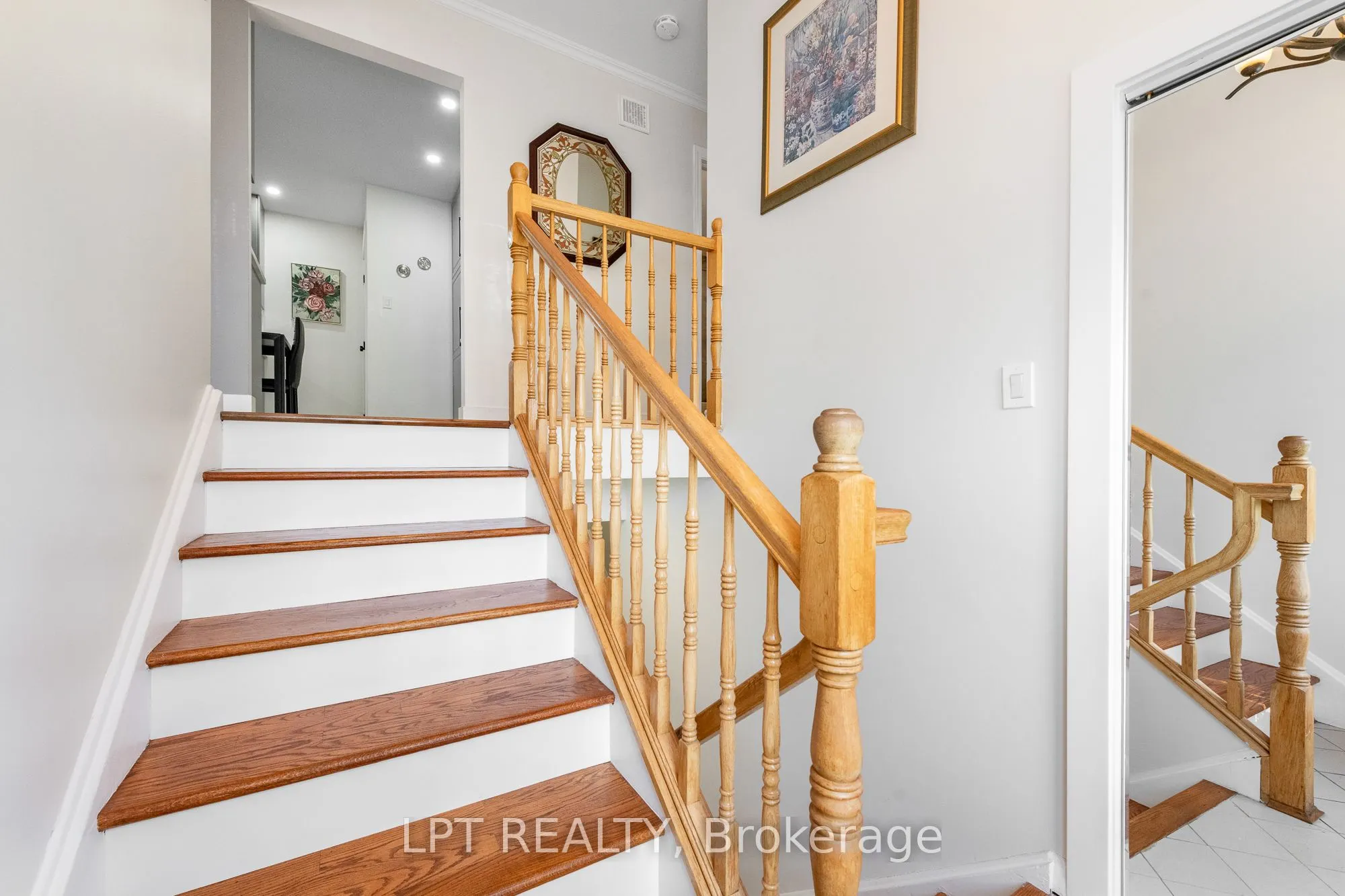 859 Griffith Way