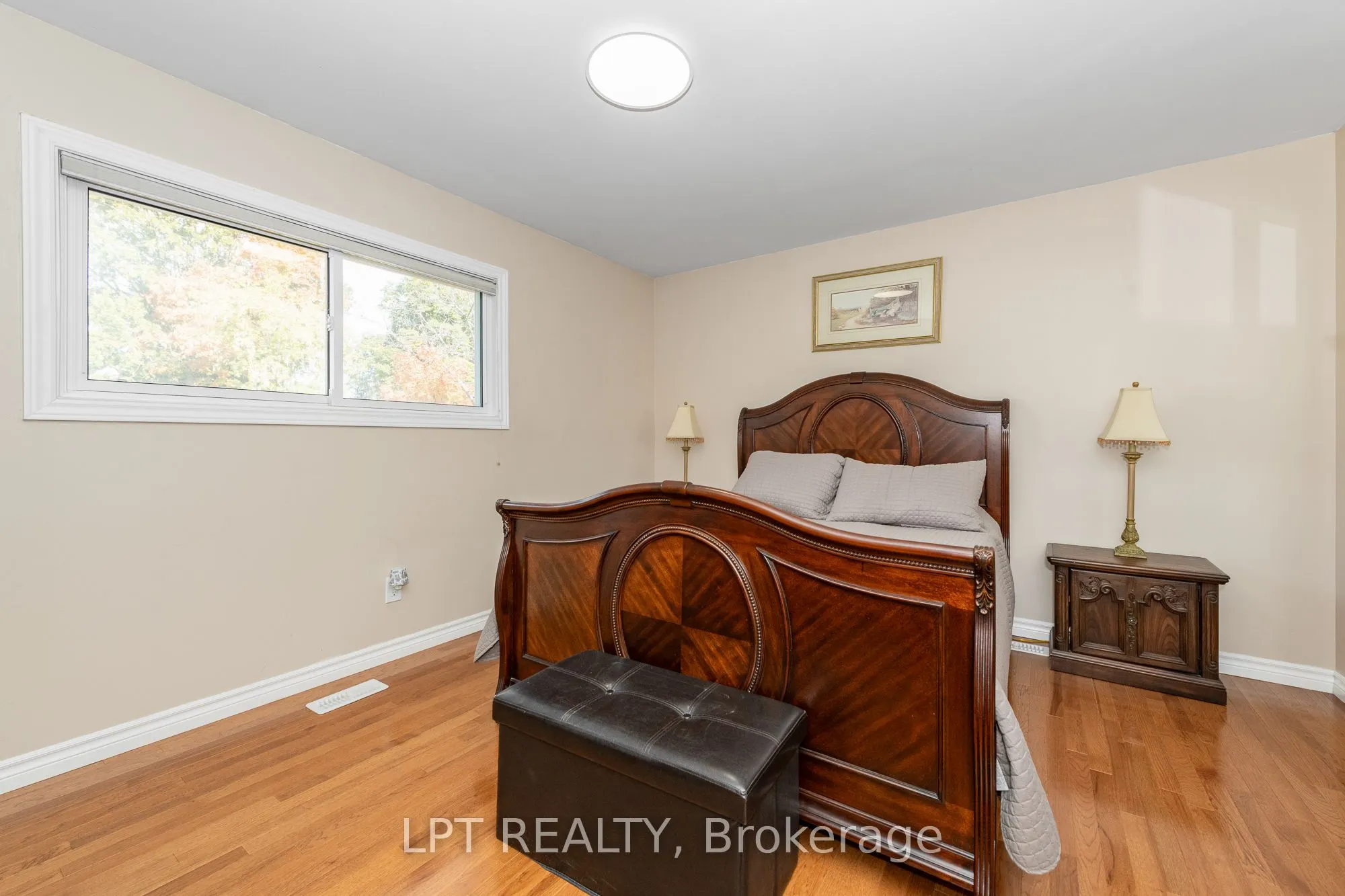 859 Griffith Way