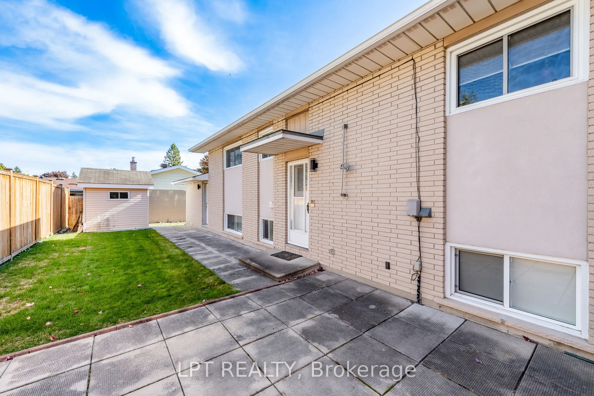 859 Griffith Way