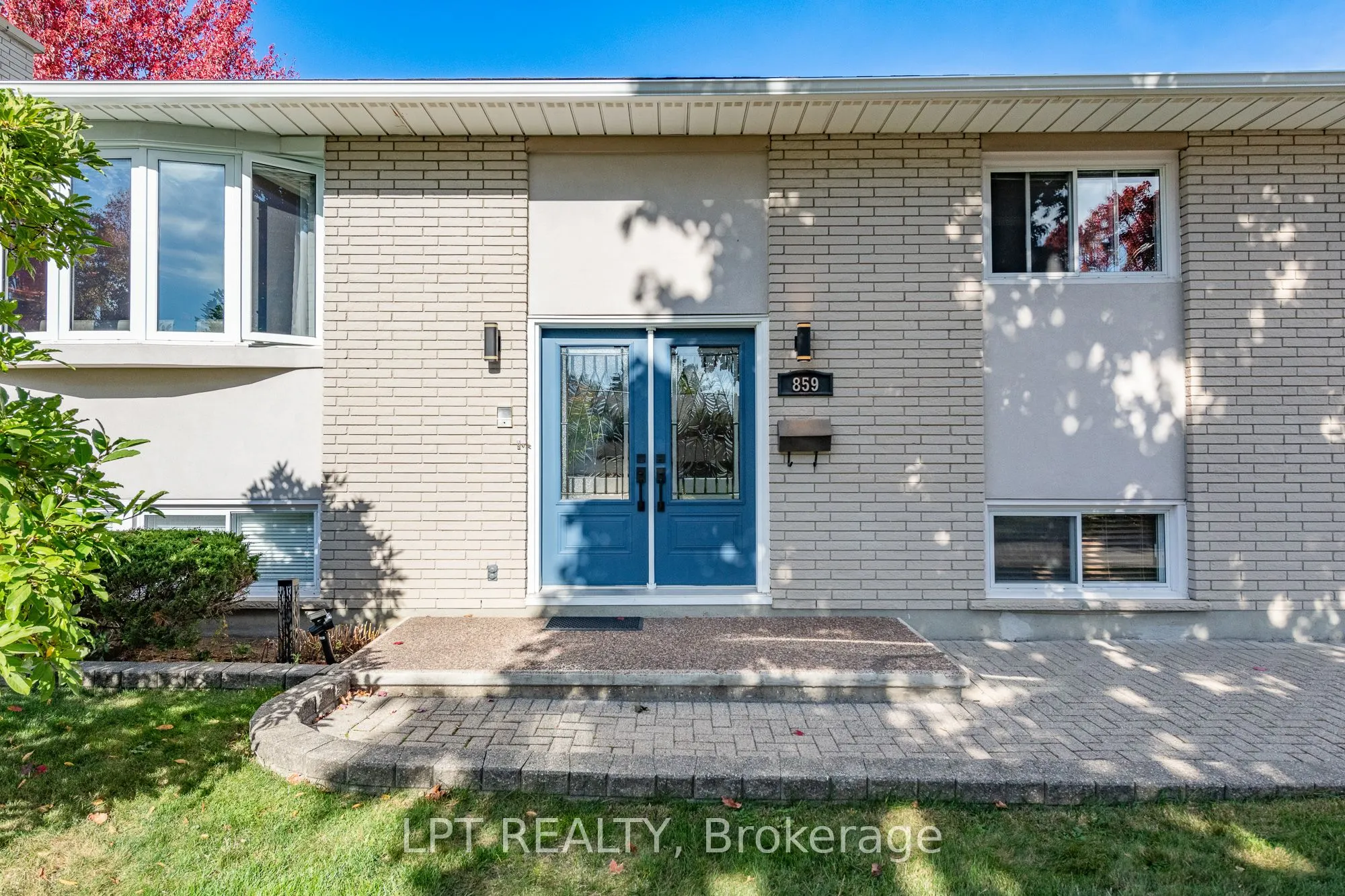 859 Griffith Way