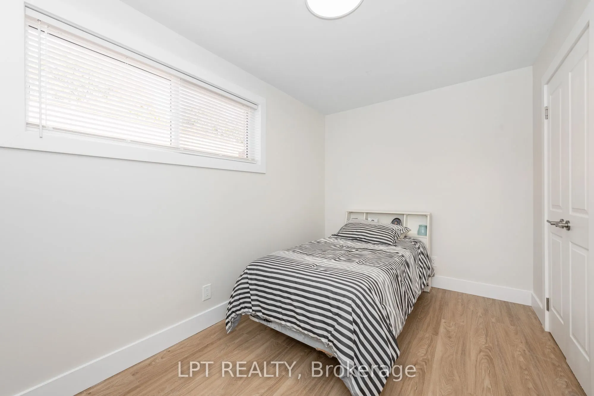 859 Griffith Way