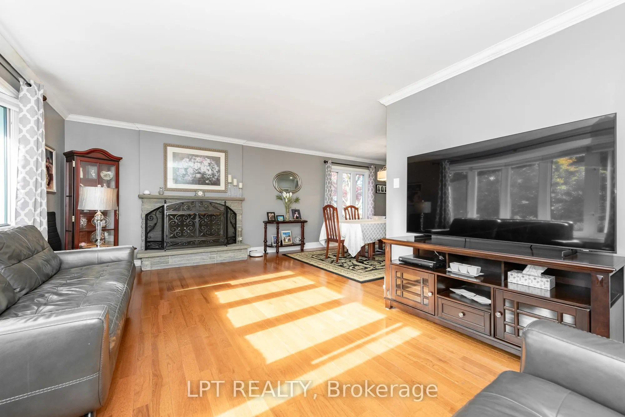 859 Griffith Way