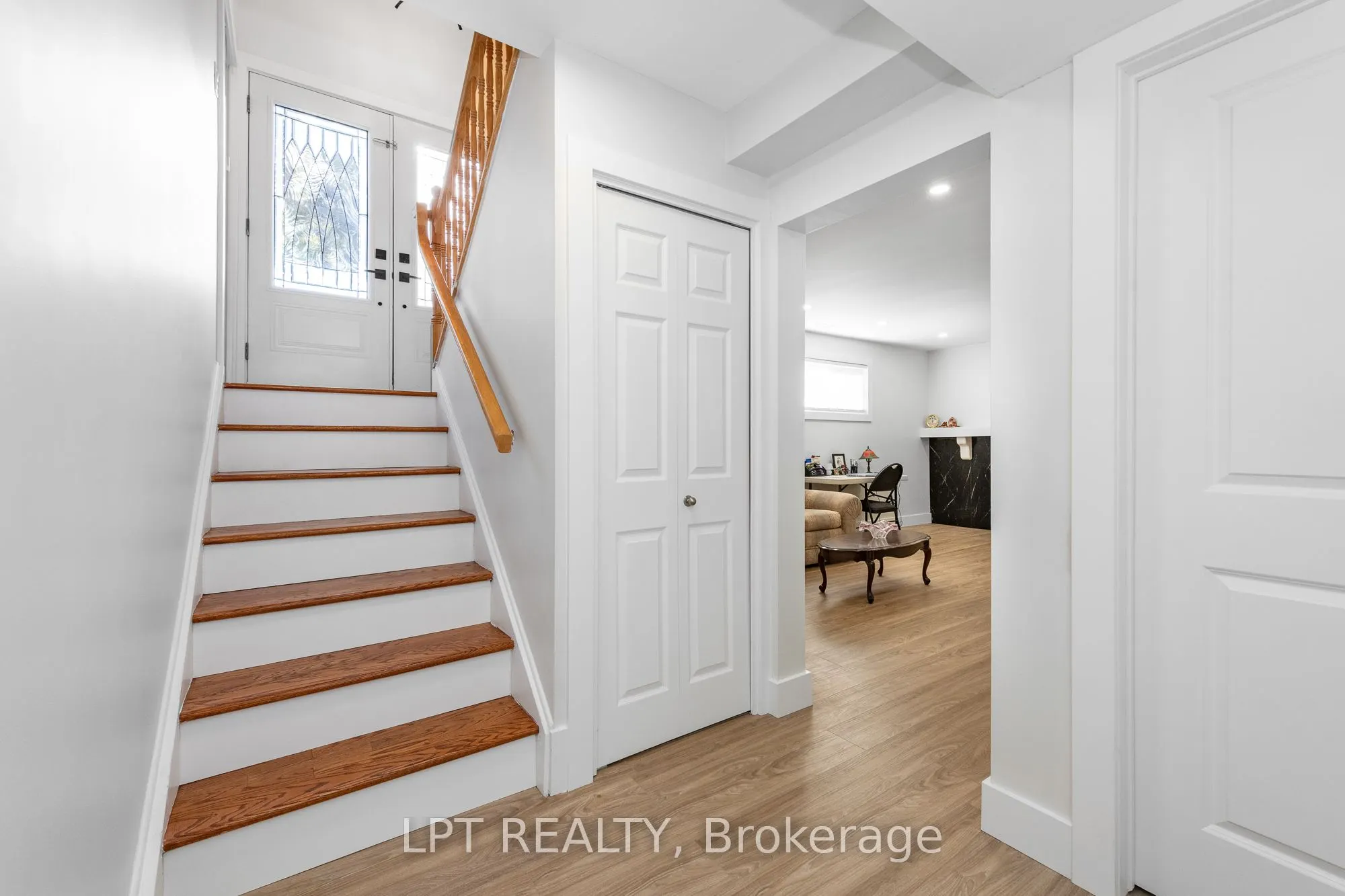 859 Griffith Way