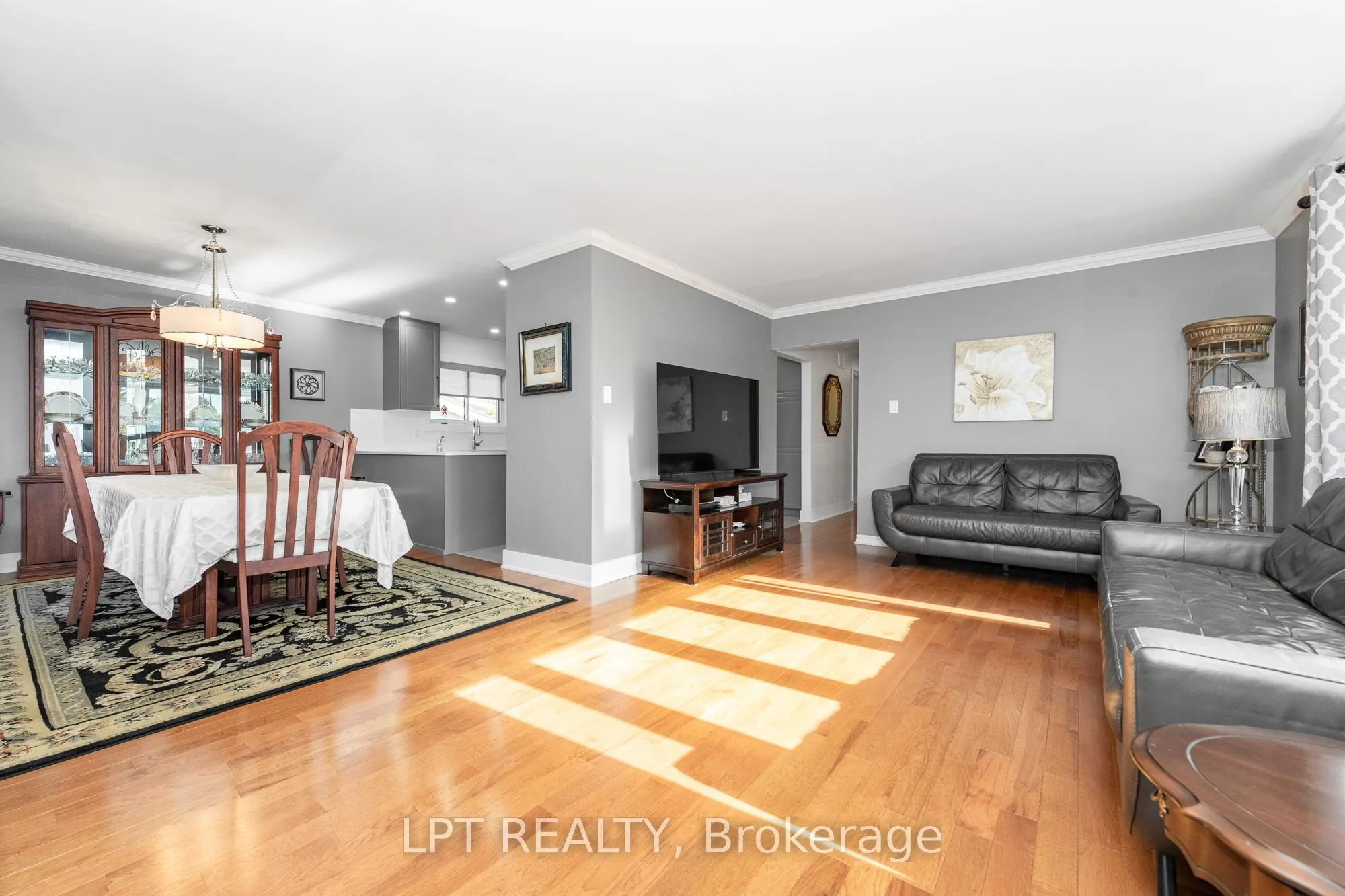 859 Griffith Way