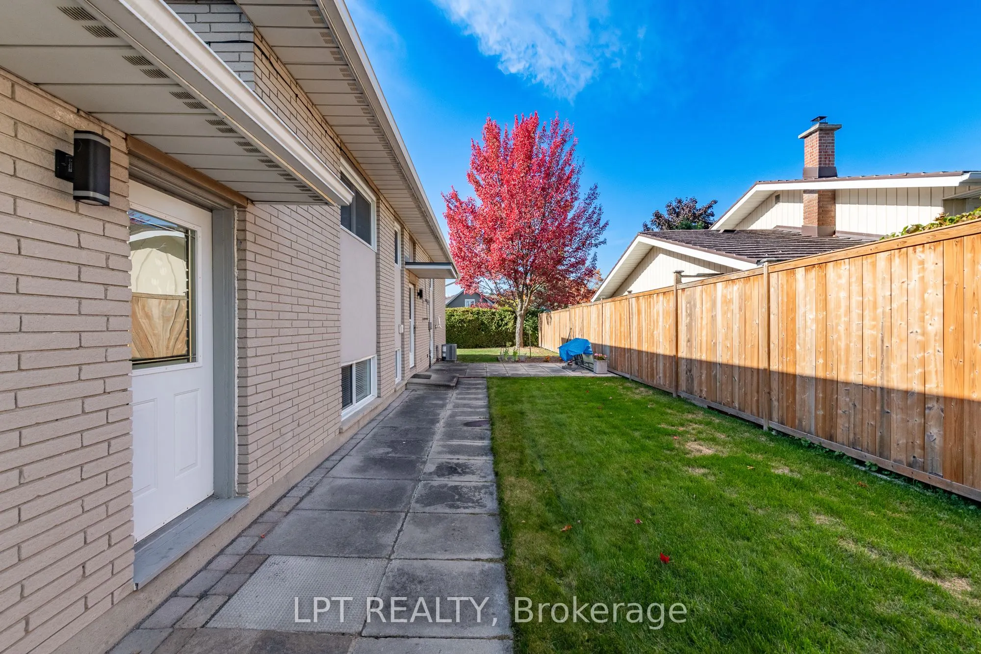 859 Griffith Way