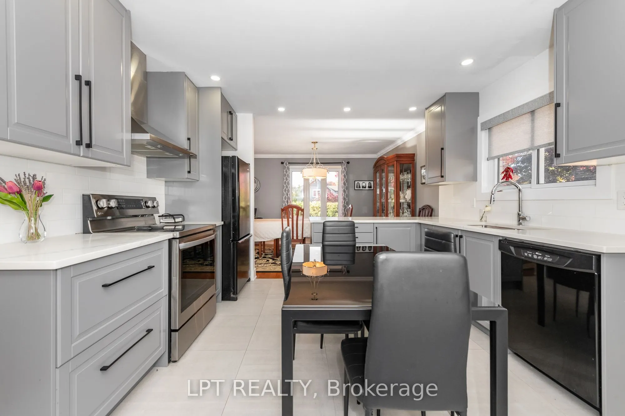859 Griffith Way