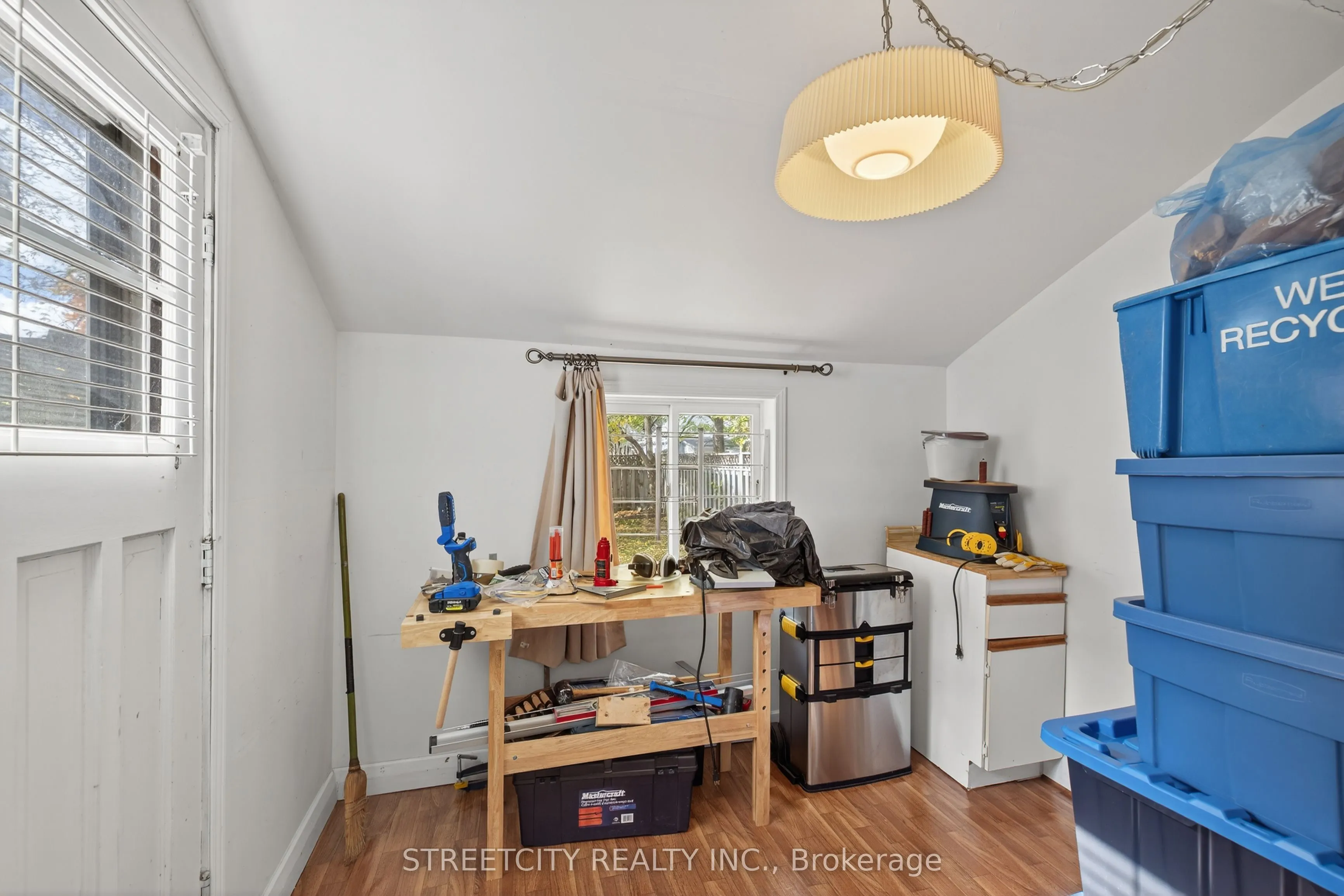 55 Hydro Street S