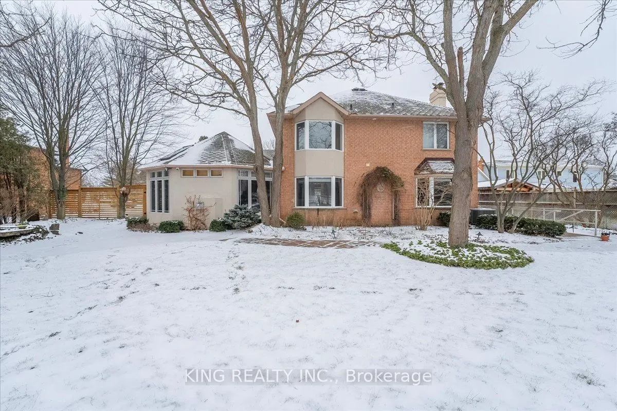 16 Meander Close