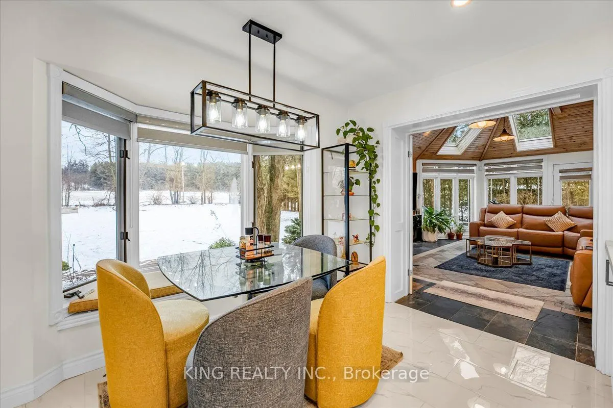 16 Meander Close