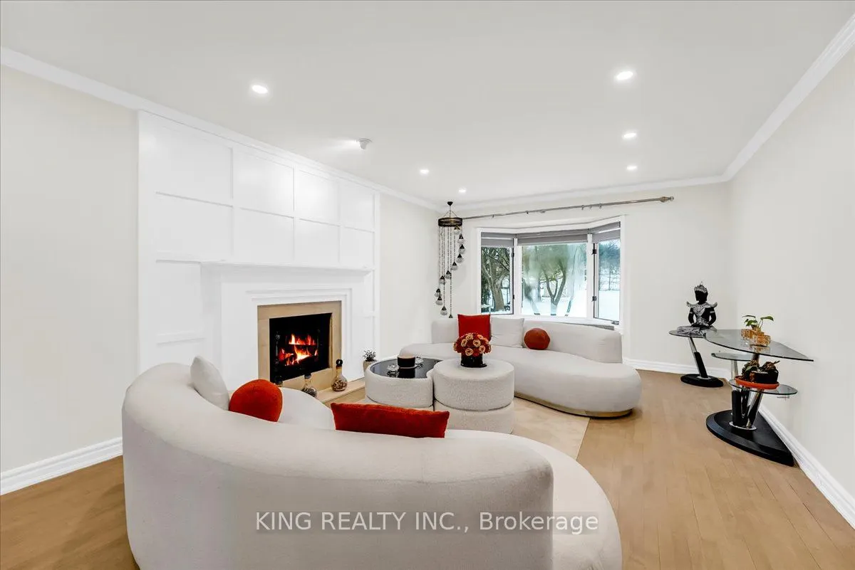 16 Meander Close