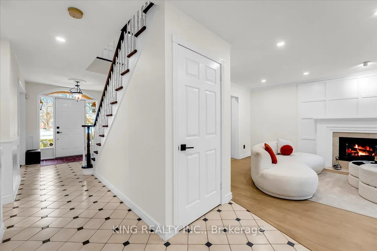 16 Meander Close
