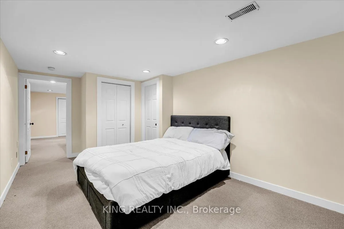 16 Meander Close