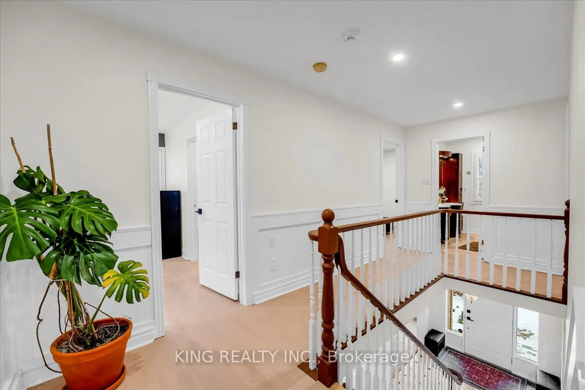 16 Meander Close