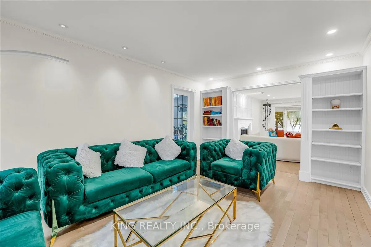 16 Meander Close