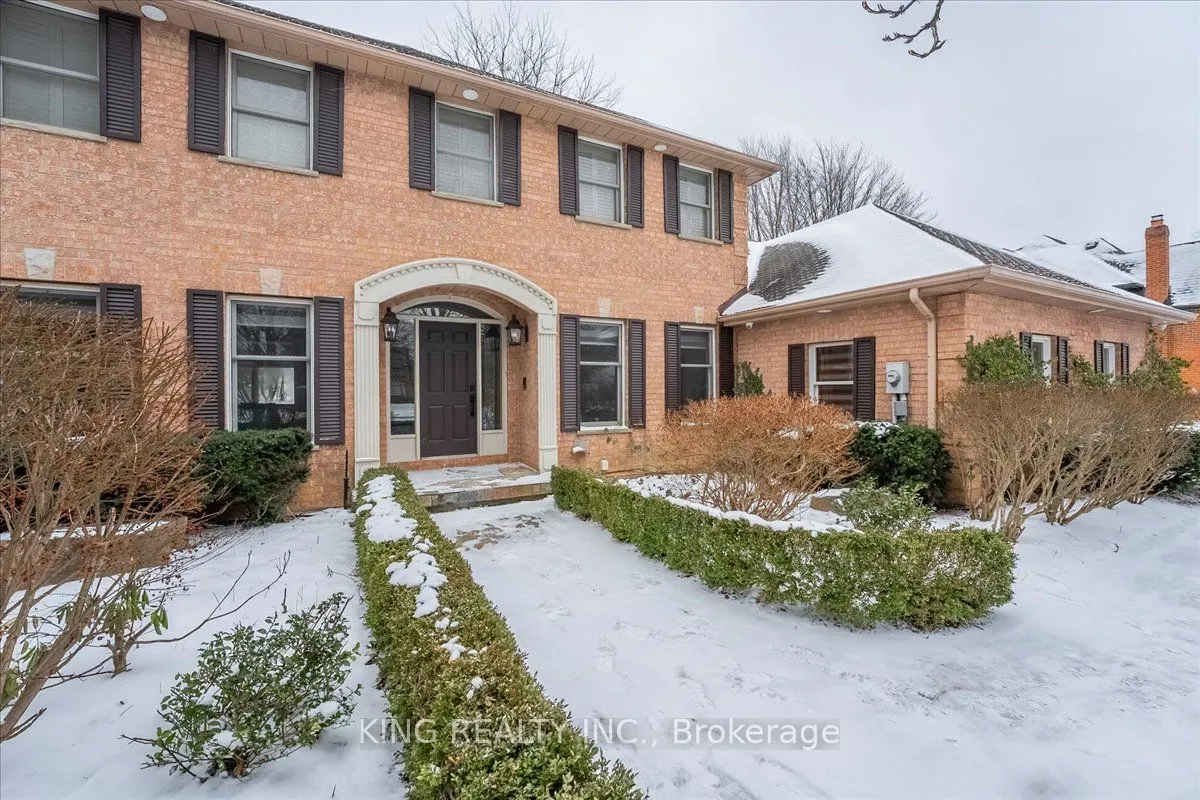 16 Meander Close