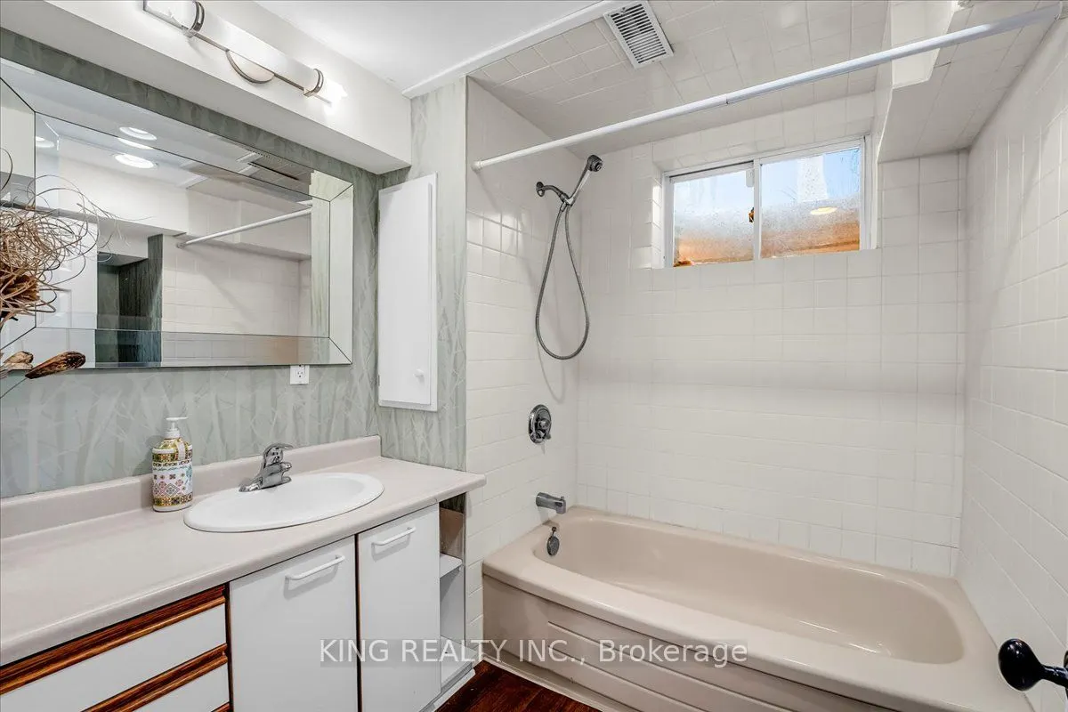 16 Meander Close