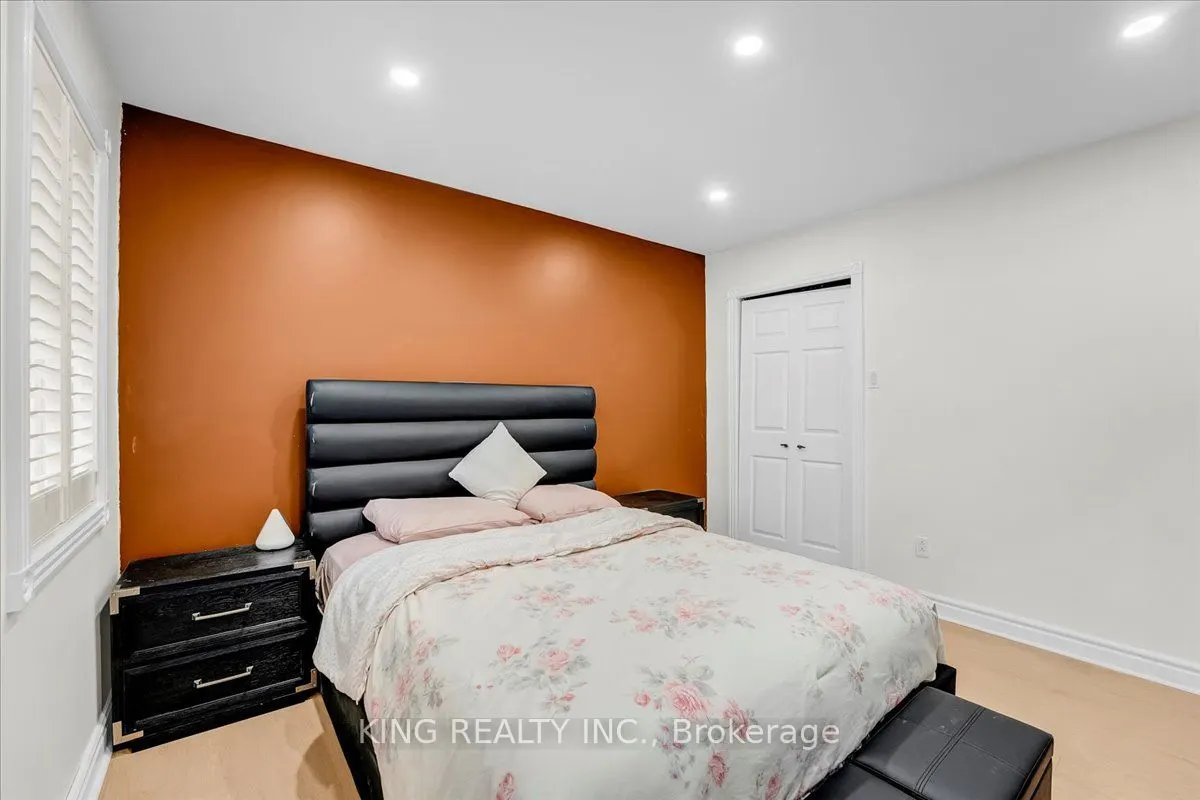 16 Meander Close