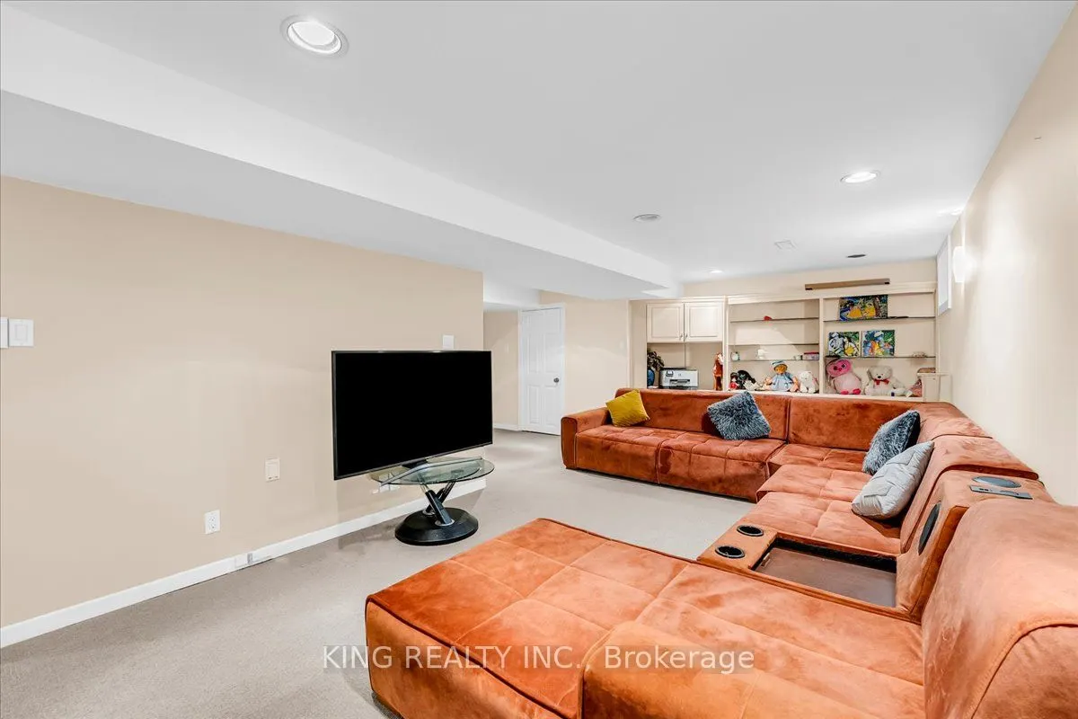 16 Meander Close